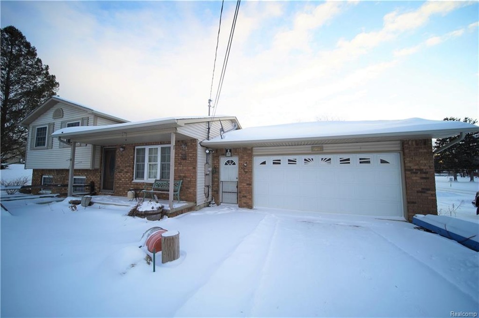 9008 Neff Rd, Mount Morris, MI 48458 - photo 1