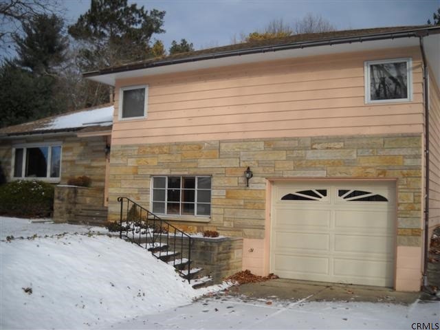 10 Rosemary Dr, Schenectady, NY 12302 - photo 1