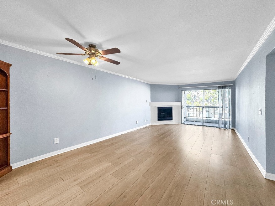 5500 Owensmouth Ave unit 204, Woodland Hills, CA 91367 - photo 1