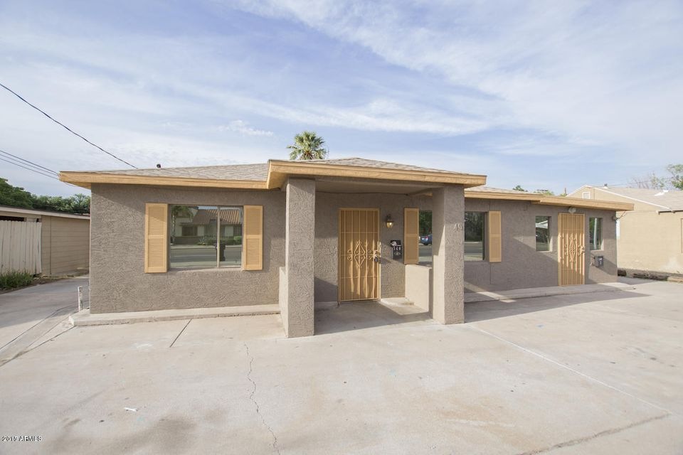 FRONT VIEW OF DUPLEX