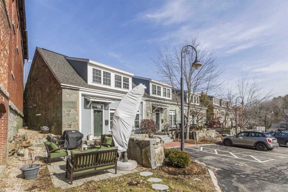 6 Bay Rd unit 31, Newmarket, NH 03857 - photo 1