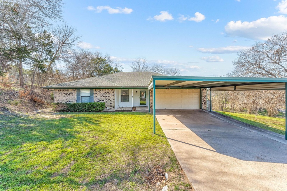 2512 Woodhaven Dr, Granbury, TX 76048 - photo 1