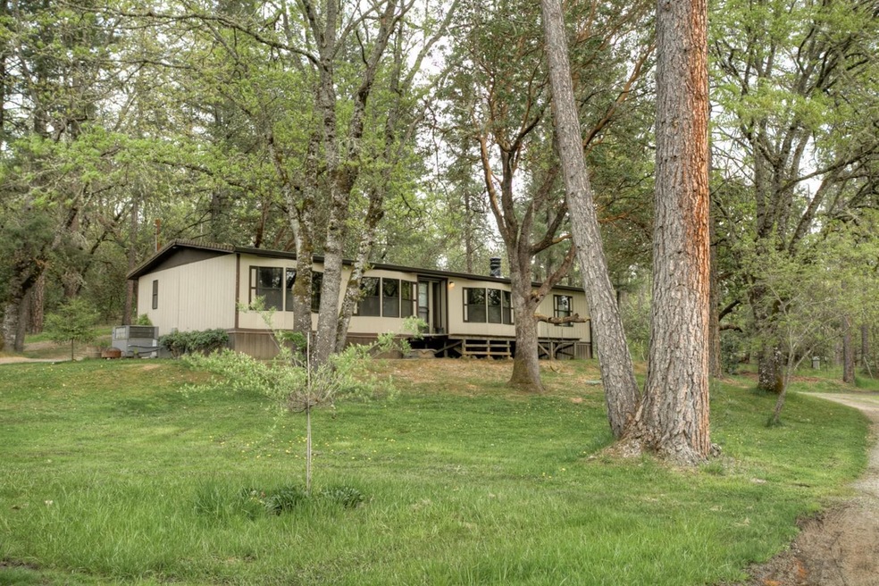 2257 Demaray Dr, Grants Pass, OR 97527 - photo 1