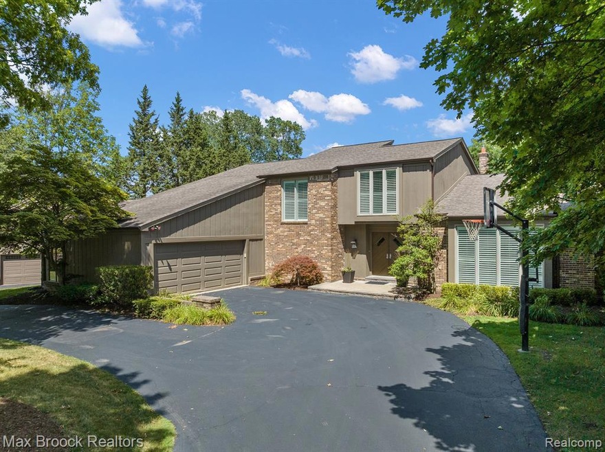 4401 Strathdale