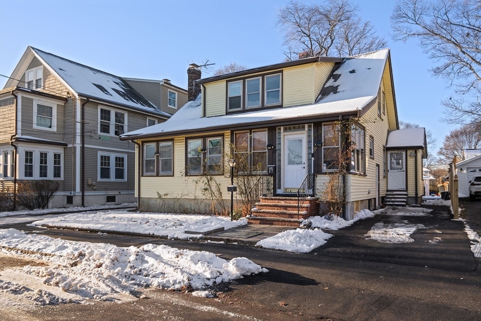 27 Taylor St, Quincy, MA 02170 - photo 1