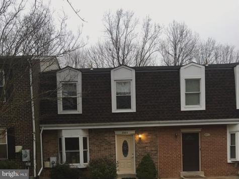 8904 Shamrock Ct, Springfield, VA 22152 - photo 1