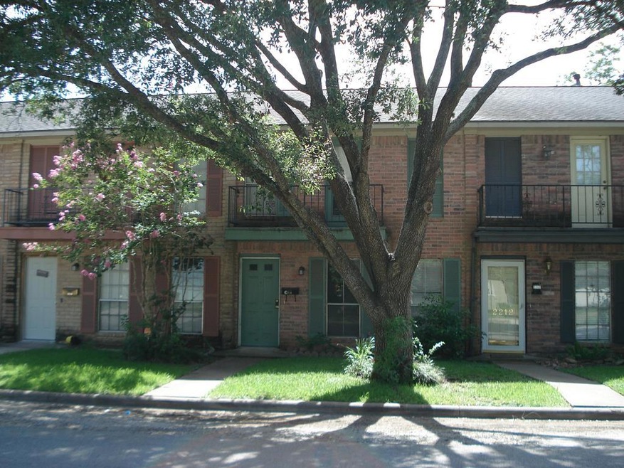 2214 Cypress Ave, Bay City, TX 77414 - photo 1