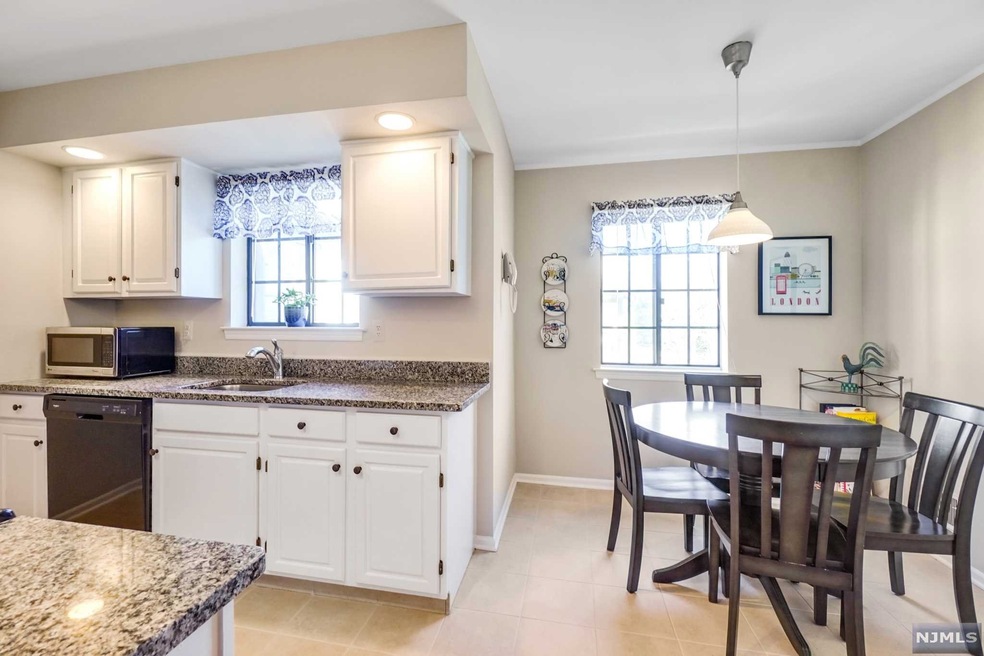 507 Mark Twain Way, Mahwah, NJ 07430 - photo 1