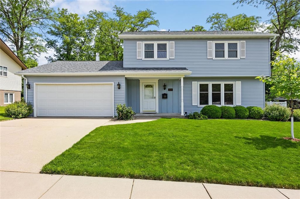 3118 Alleghany Dr NE, Cedar Rapids, IA 52402 - photo 1