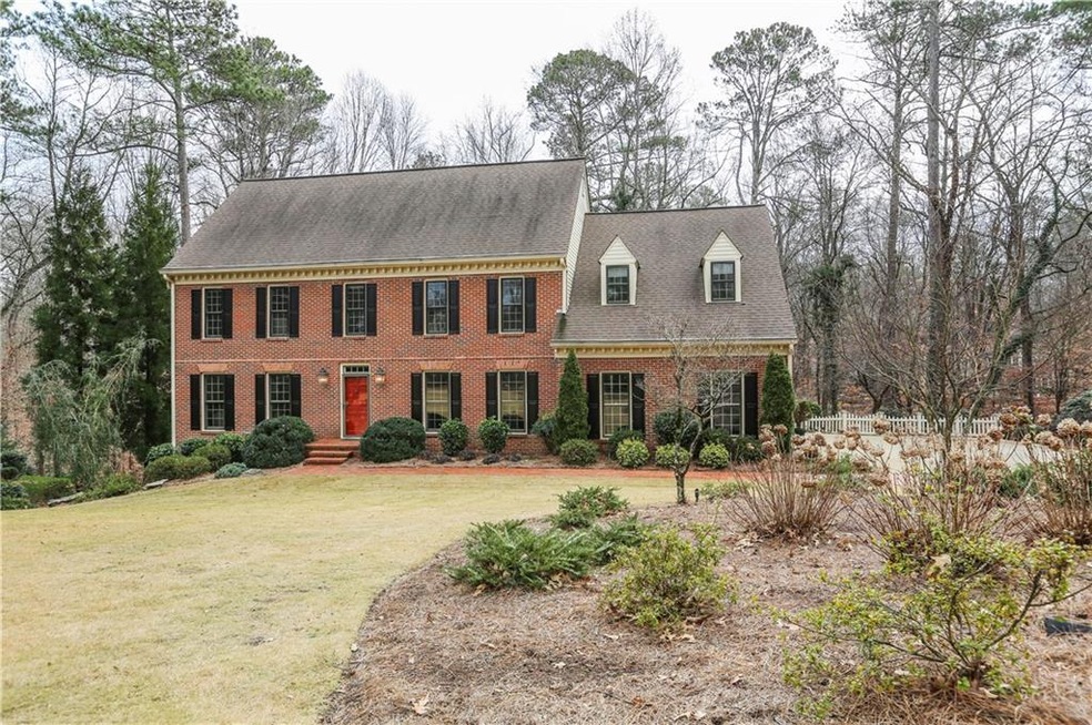Fabulous Renovated Home in Sought After River Oaks