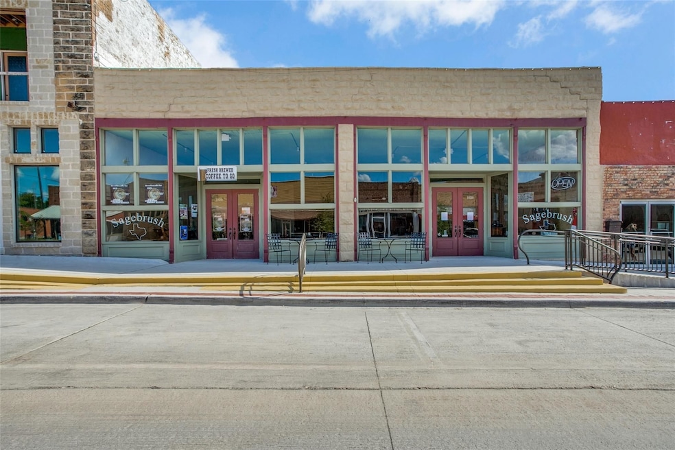 1020 Halsell St, Bridgeport, TX 76426 - photo 1