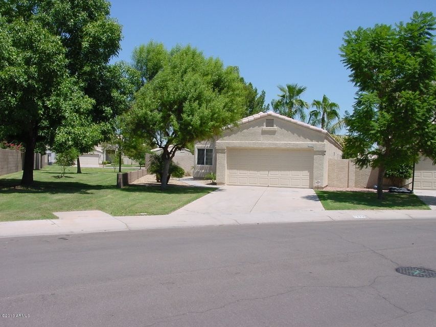 1229 N Cliffside Front of Property