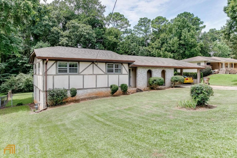 803 Denise Ct, Stone Mountain, GA 30087 - photo 1