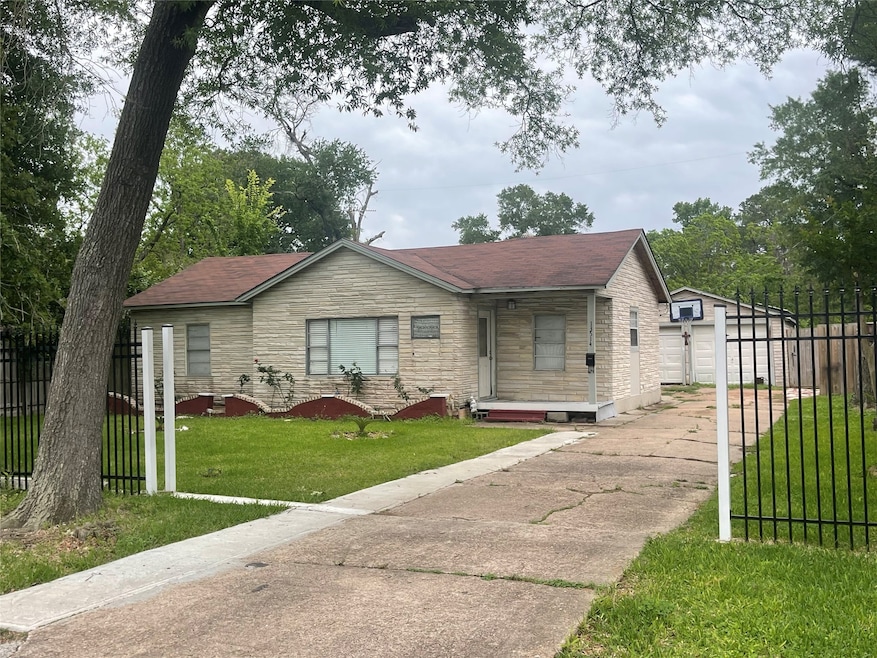 13514 Louisville St, Houston, TX 77015 - photo 1