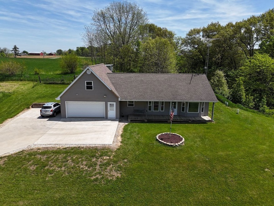 15937 U S 24, Lewistown, IL 61542 - photo 1