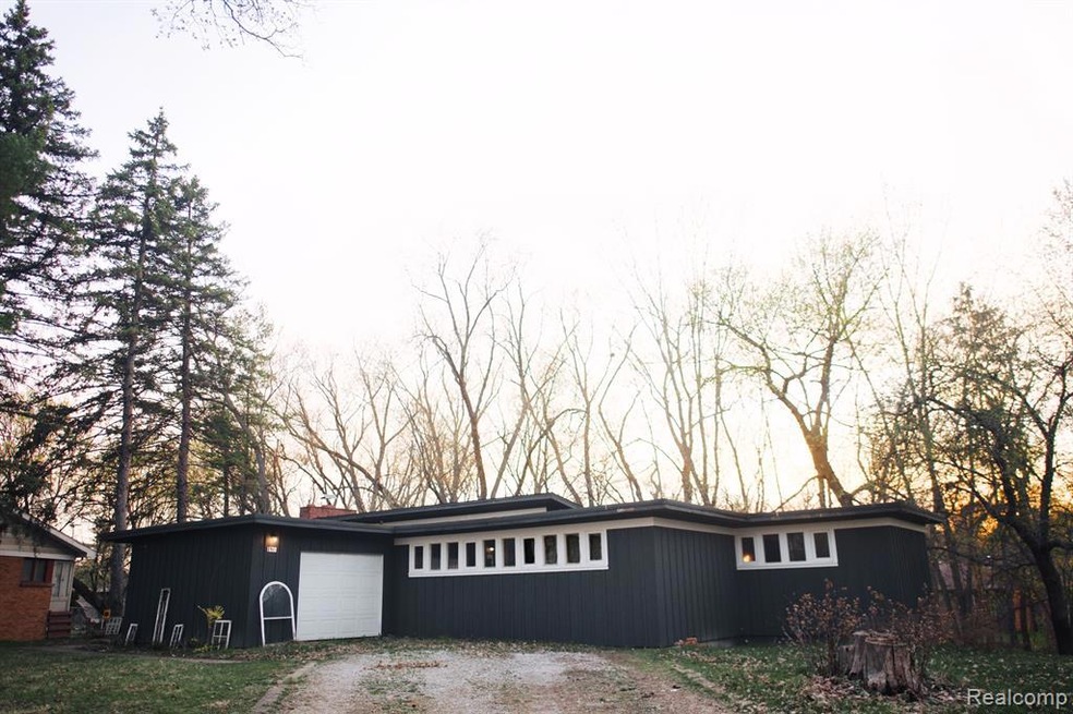 Welcome to 1608 Kensington Ave, Flint, MI 48503!