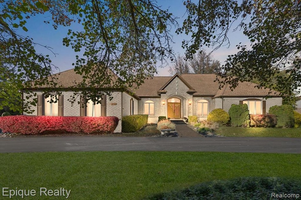 Under Contract $699,900