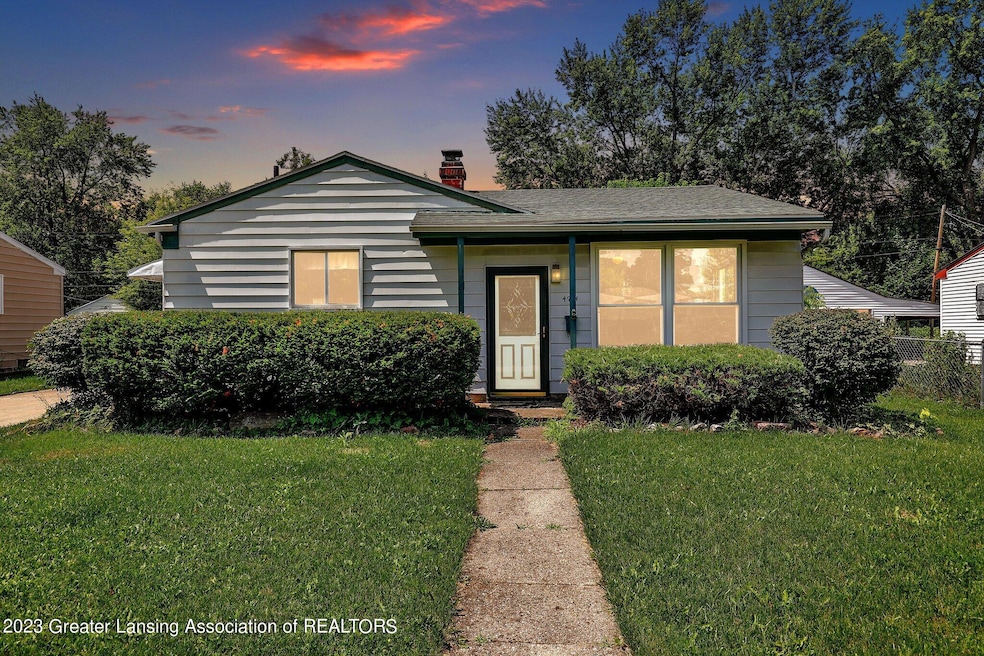 4904 Burchfield Ave, Lansing, MI 48910 - photo 1