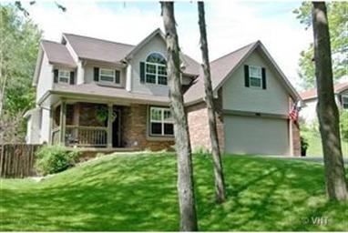 263 Deerpath Ln, Carpentersville, IL 60110 - photo 1