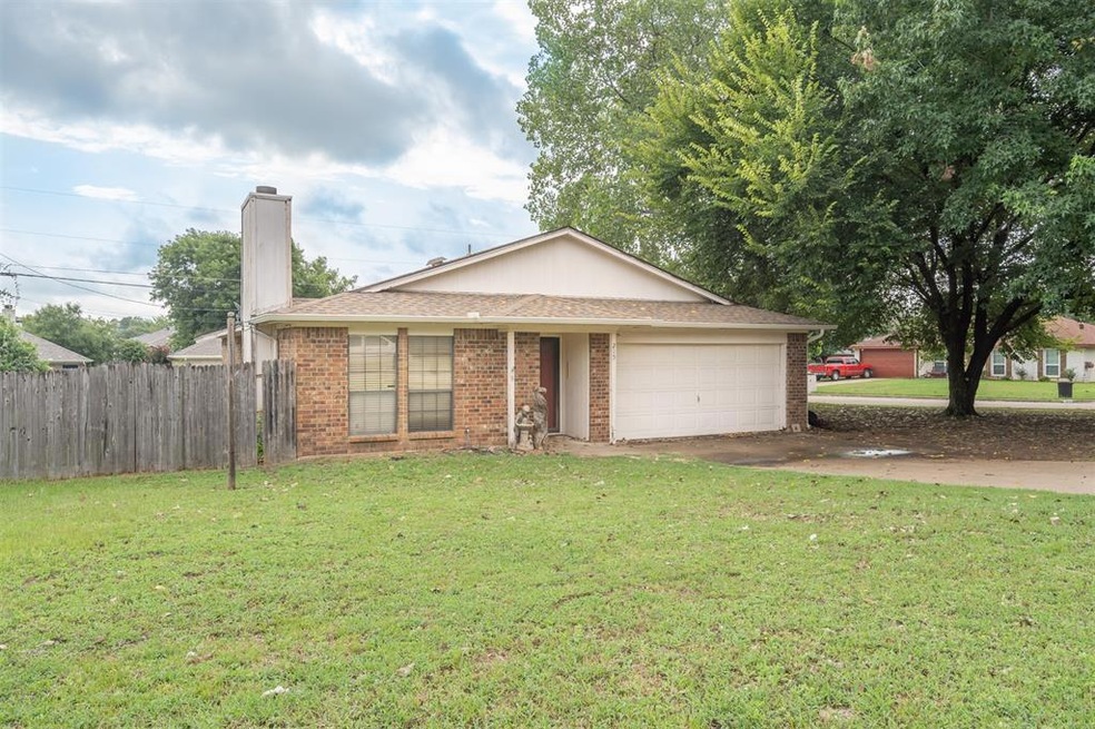 215 Thomas St, Joshua, TX 76058 - photo 1