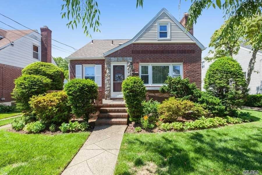 57 Lincoln Ave, New Hyde Park, NY 11040 - photo 1