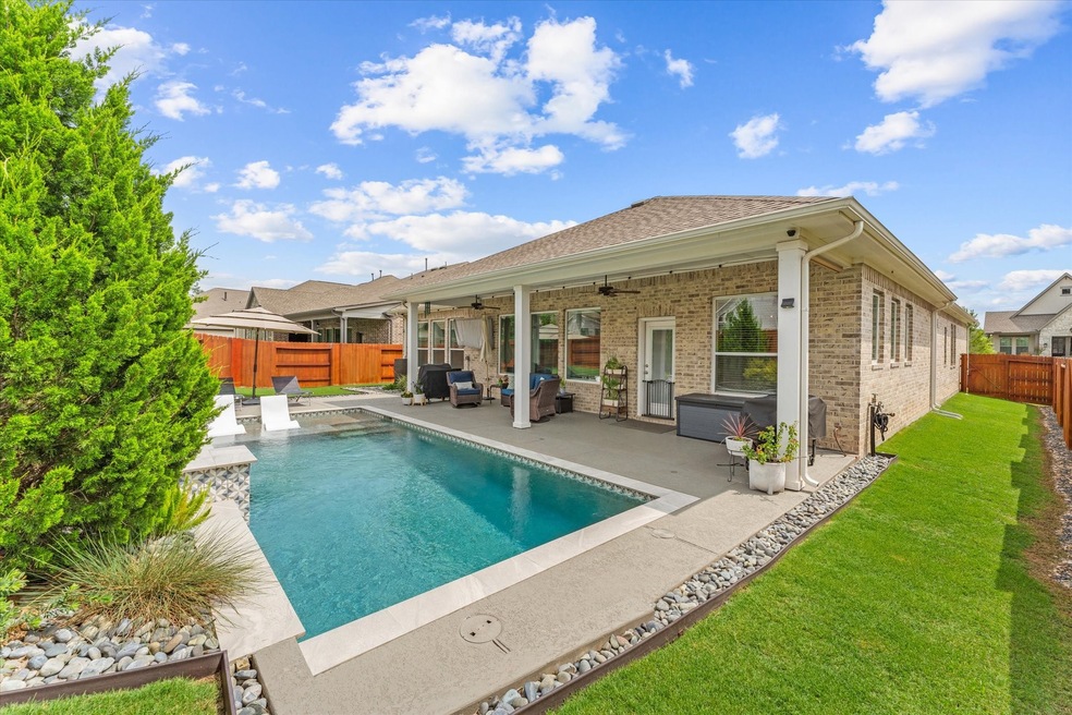 17516 Autumn Leaves Dr, Conroe, TX 77302 - photo 1