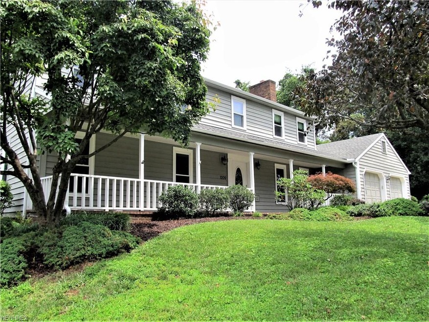 Beautiful 5 bedroom, 3.5 bath all cedar 2 story in