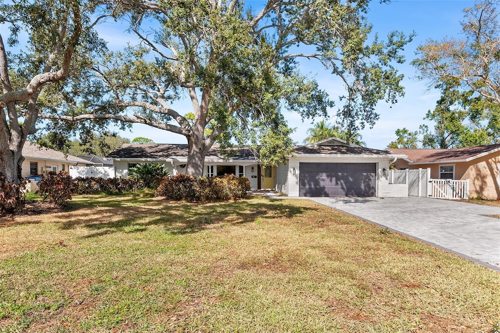 1455 54th Ave NE, Saint Petersburg, FL 33703 - photo 1