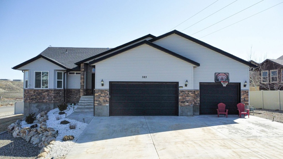 Sold $490,000