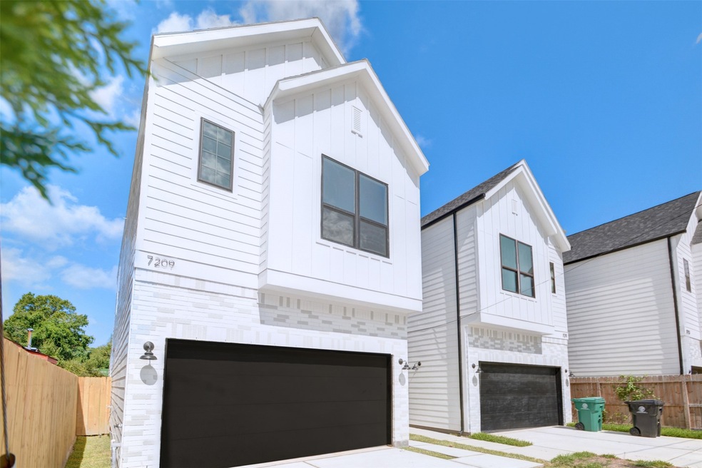 7209 Sayers St, Houston, TX 77016 - photo 1