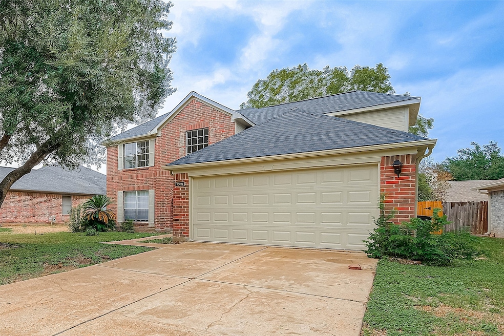 1609 Village Court Dr, Rosenberg, TX 77471 - photo 1