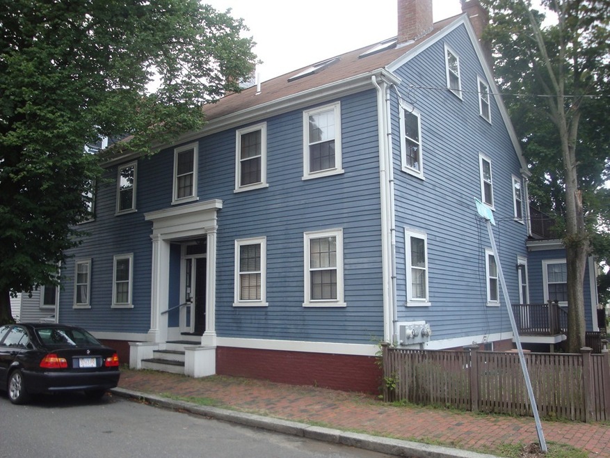 25 Pleasant St unit 2, Salem, MA 01970 - photo 1