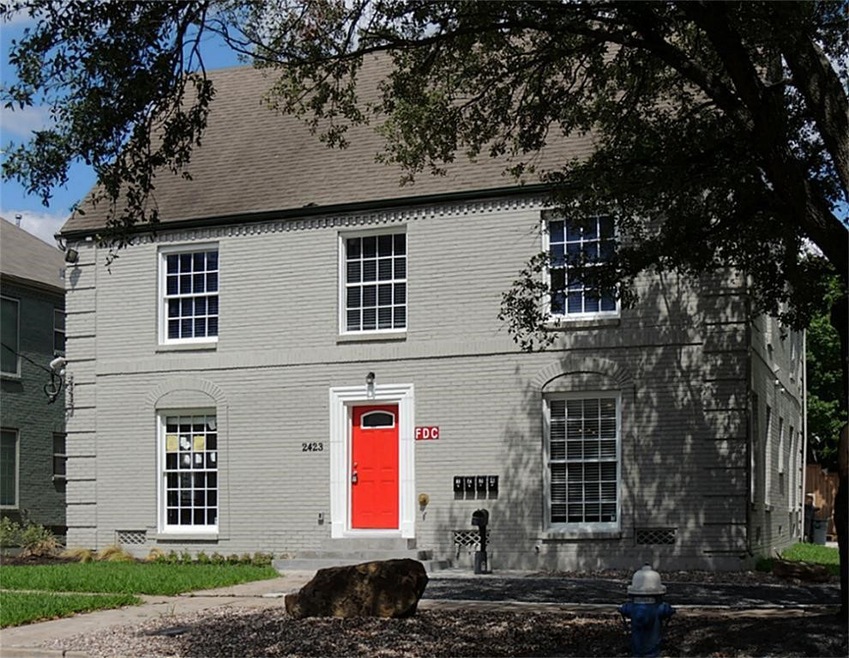 2423 Woodhead St unit 3, Houston, TX 77019 - photo 1