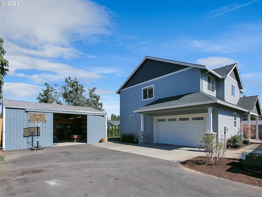 562 N Knights Bridge Rd, Canby, OR 97013 - photo 1