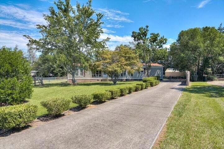 63 riverbend