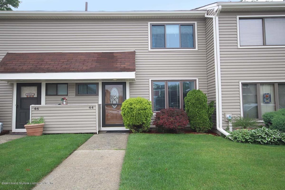 44 Arrowood Ct unit 610, Staten Island, NY 10309 - photo 1