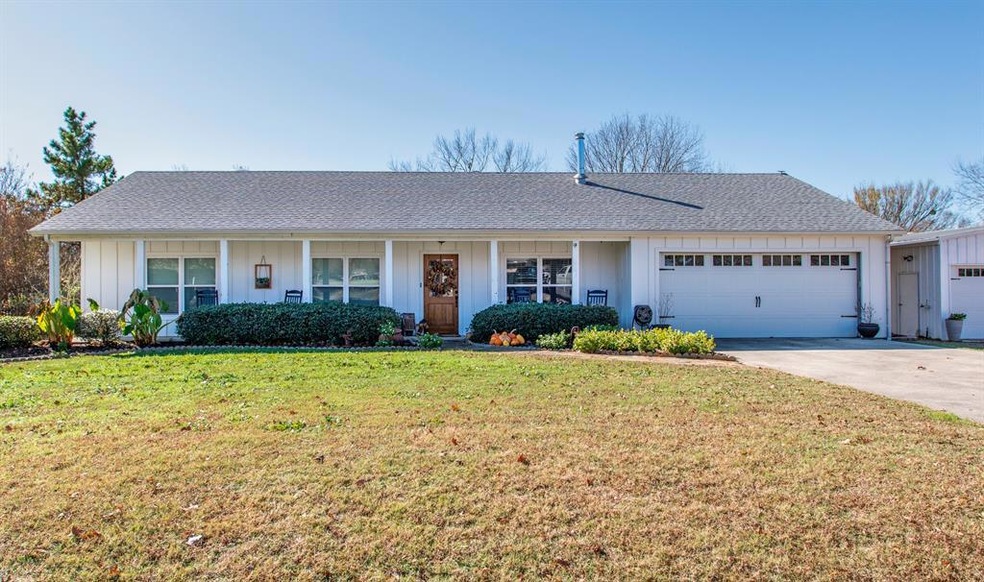 104 San Chez Dr, Gainesville, TX 76240 - photo 1