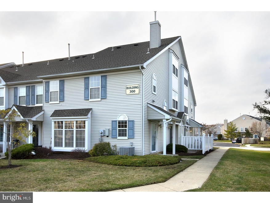 304 Oliphant Ln unit 304B, Mount Laurel, NJ 08054 - photo 1