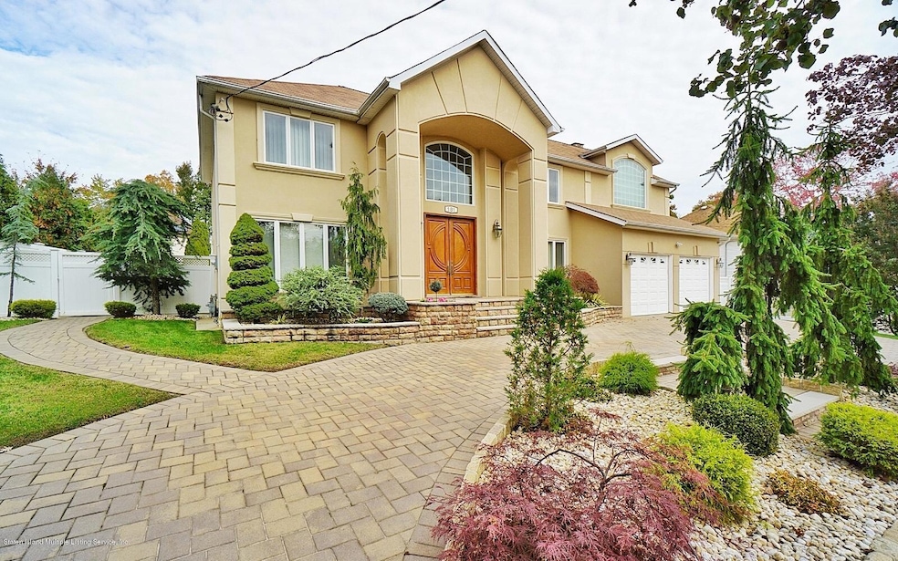 181 Station Ave, Staten Island, NY 10309 - photo 1