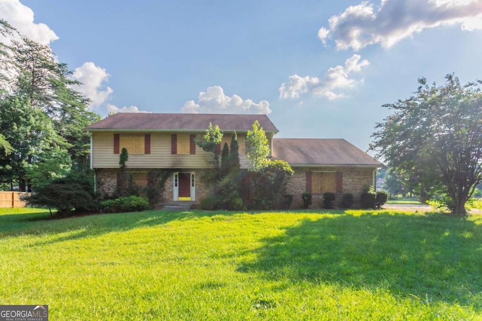 405 Fairfield Cir, Fayetteville, GA 30214 - photo 1