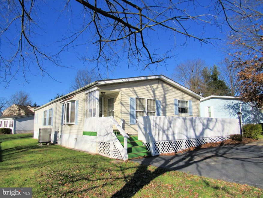 227 W 7th St, Red Hill, PA 18076 - photo 1