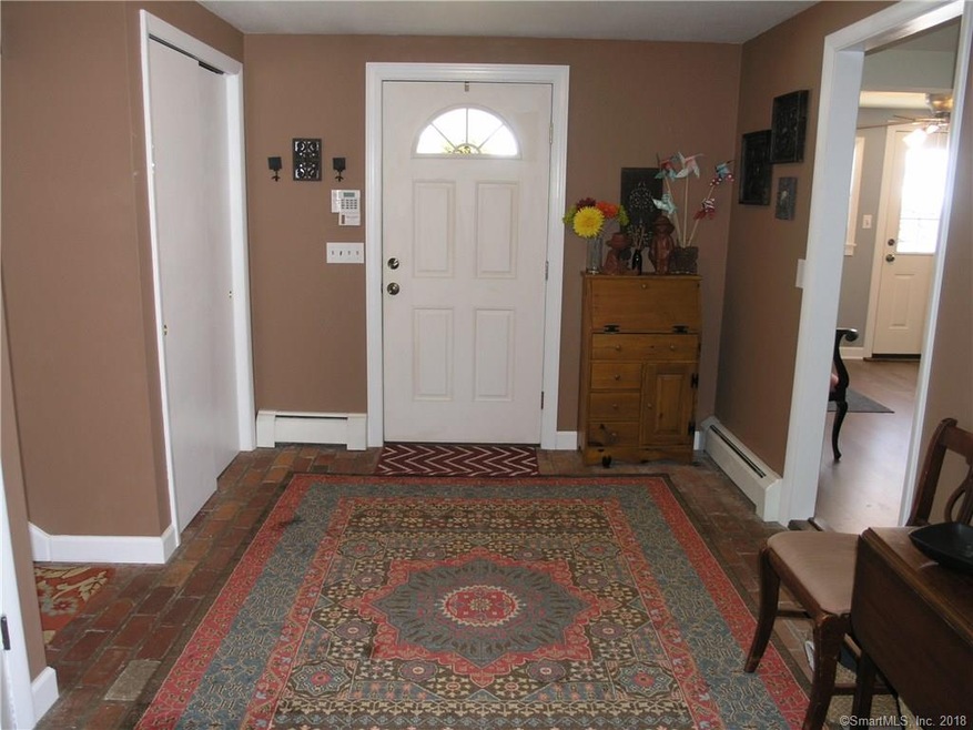 7 Middletown Ave, East Hampton, CT 06424 - photo 1