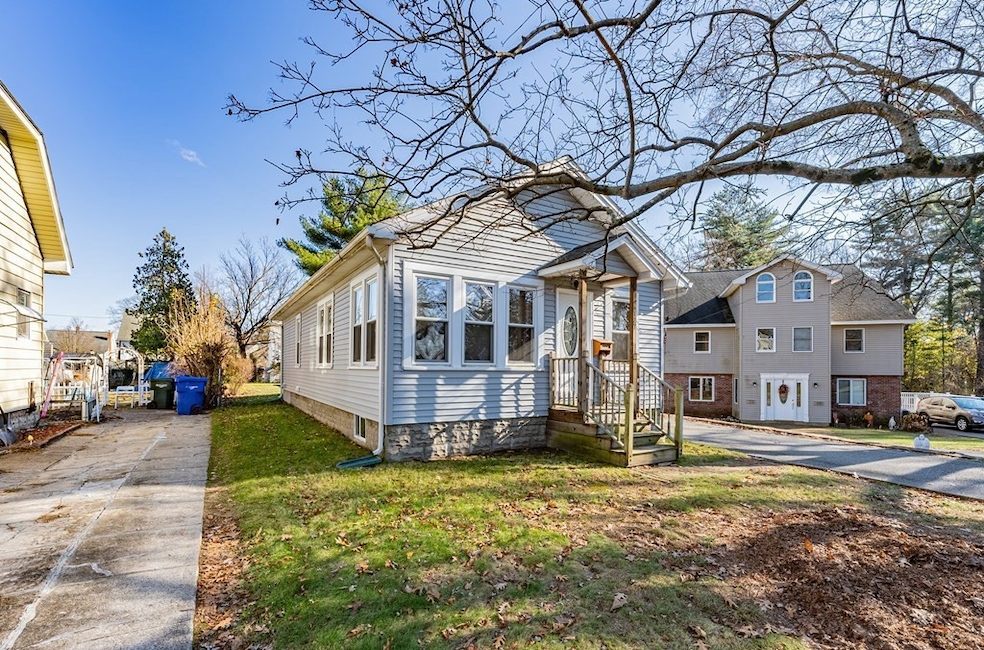 127 Webber St, Springfield, MA 01108 - photo 1