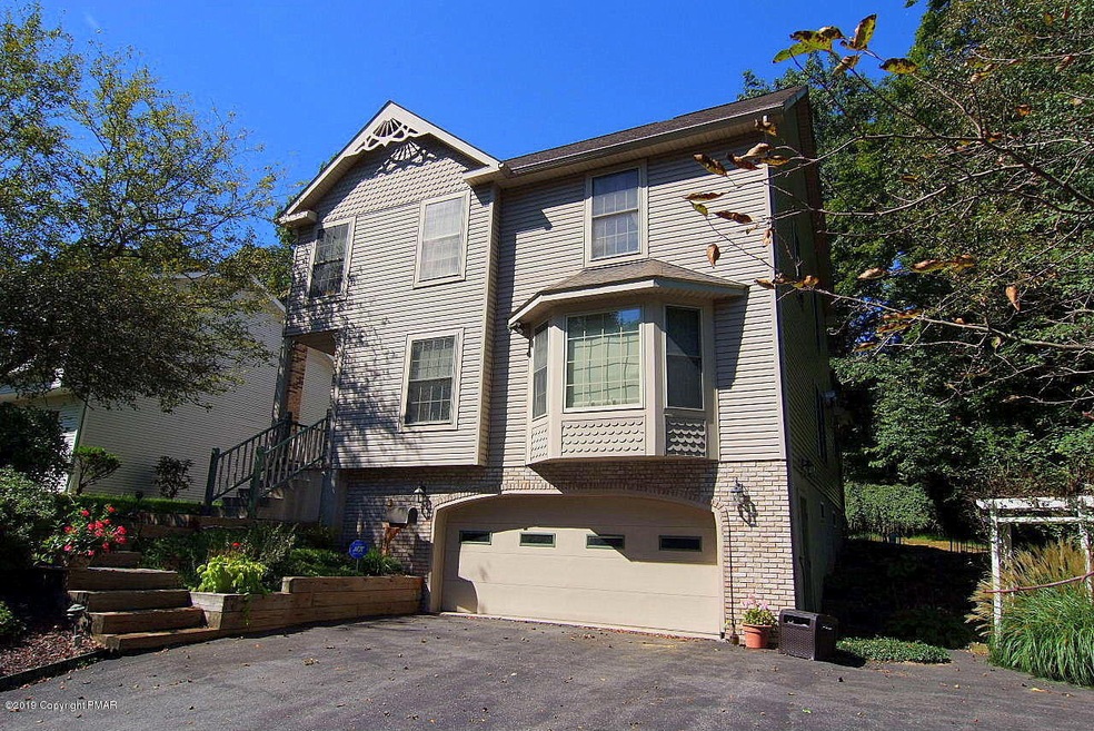 152 Collins St, Stroudsburg, PA 18360 - photo 1