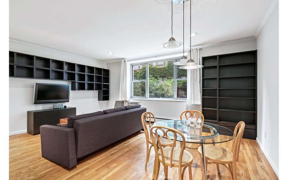 225 W 70th St unit 1F, New York, NY 10023 - photo 1