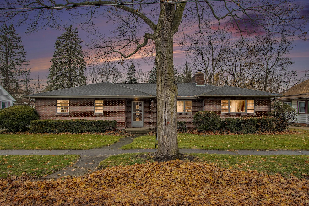 104 Mechanic St, Sturgis, MI 49091 - photo 1