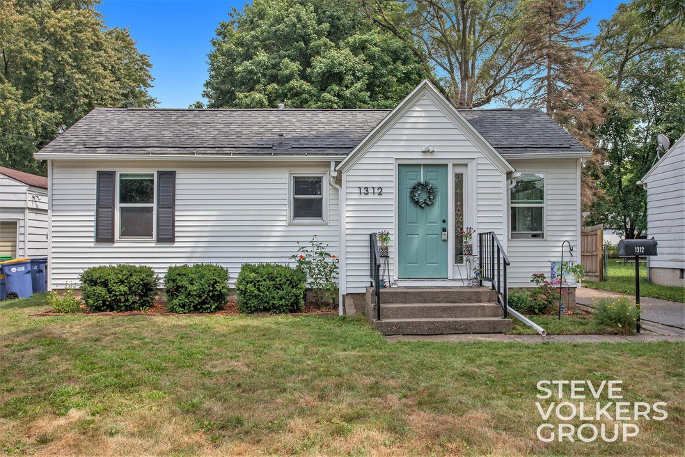 1312 Lewison Ave NE, Grand Rapids, MI 49505 - photo 1
