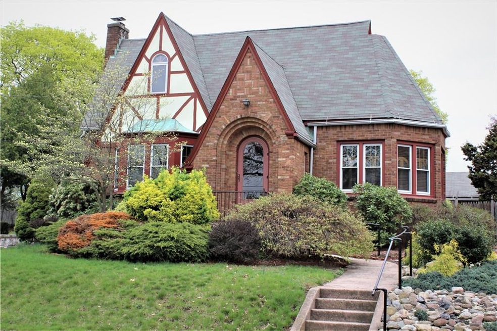 37 Kneeland Rd, New Haven, CT 06512 - photo 1