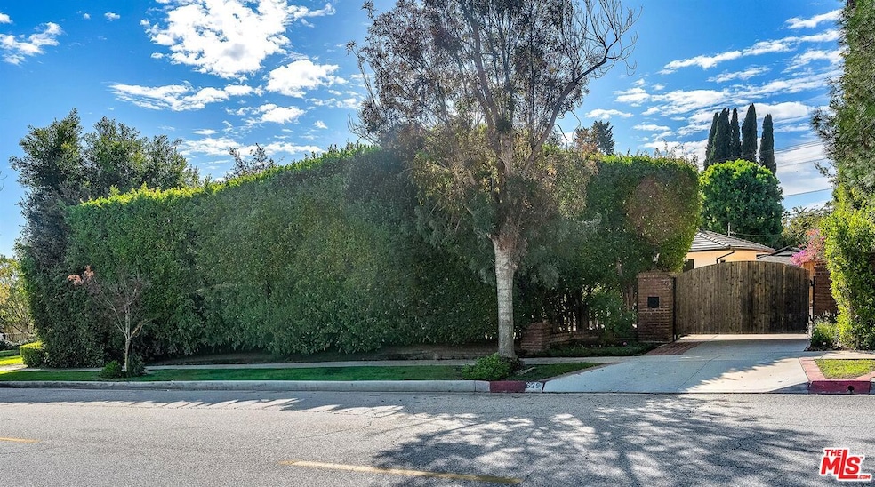 629 N Rexford Dr, Beverly Hills, CA 90210 - photo 1