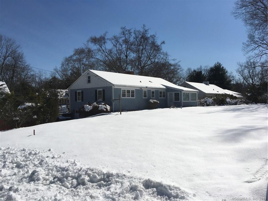 104 Meadowpark Ave N, Stamford, CT 06905 - photo 1